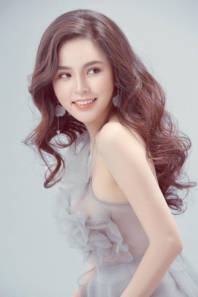 Phi Huyền Trang nói về clip nóng với người có vợ: Tôi không giật chồng - đi khách, có người biến thái bắt tôi đáp ứng ông ta - 3 Phi Huyền Trang nói về clip nóng với người có vợ: Tôi không giật chồng - đi khách, có người biến thái bắt tôi đáp ứng ông ta - 3