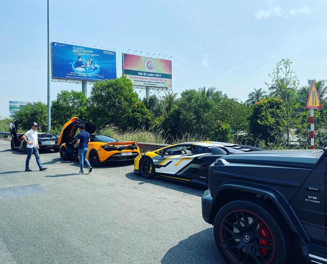 Đại gia Việt đua nhau tụ họp khoe dàn xe khủng trước thềm Tết Canh Tý - 3 Đại gia Việt đua nhau tụ họp khoe dàn xe khủng trước thềm Tết Canh Tý - 3