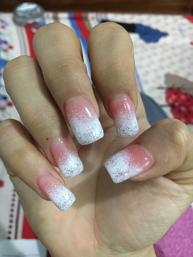 Cô gái 'quạo' vì làm bộ nail ăn Tết hết gần cả triệu còn bị chê xấu, dân tình chia phe tranh cãi đáng hay không đáng? - 3 Cô gái 'quạo' vì làm bộ nail ăn Tết hết gần cả triệu còn bị chê xấu, dân tình chia phe tranh cãi đáng hay không đáng? - 3