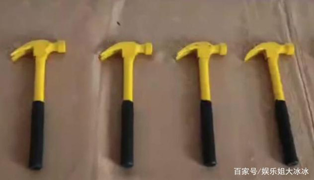 Muôn kiểu thưởng Tết độc lạ của các công ty Trung Quốc: 'Núi' tiền 990 tỷ, vàng miếng, cần tây và cả... quan tài! Muôn kiểu thưởng Tết độc lạ của các công ty Trung Quốc: 'Núi' tiền 990 tỷ, vàng miếng, cần tây và cả... quan tài!