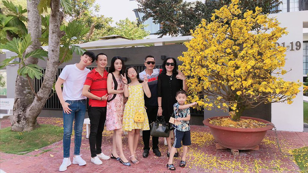 Hà Tăng, Lan Khuê và dàn sao Vbiz đồng loạt 'xông đất' MXH với khoảnh khắc ý nghĩa đầu Xuân - 7 Hà Tăng, Lan Khuê và dàn sao Vbiz đồng loạt 'xông đất' MXH với khoảnh khắc ý nghĩa đầu Xuân - 7