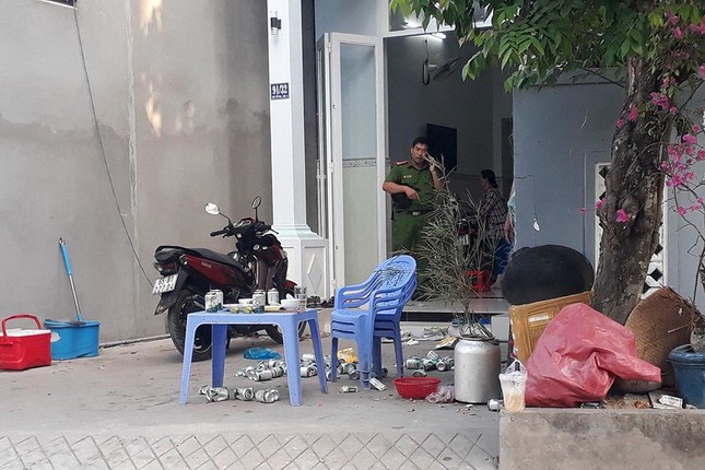 Cãi nhau tại 'sới bạc', người đàn ông dùng dao đâm chết người Cãi nhau tại 'sới bạc', người đàn ông dùng dao đâm chết người