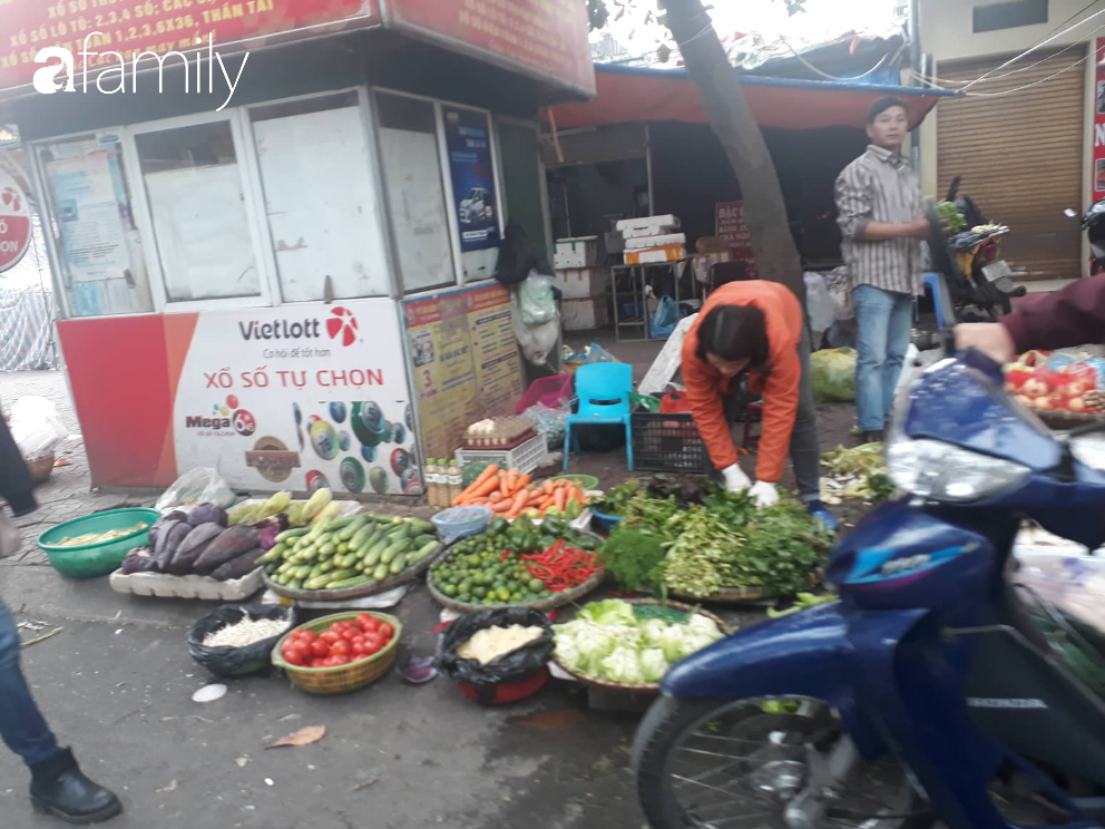 Mùng 2 Tết các chợ cóc đã lác đác tiểu thương bán hàng với giá cả đắt đỏ đến giật mình, 700.000 đồng cho 1kg thịt bò Mùng 2 Tết các chợ cóc đã lác đác tiểu thương bán hàng với giá cả đắt đỏ đến giật mình, 700.000 đồng cho 1kg thịt bò