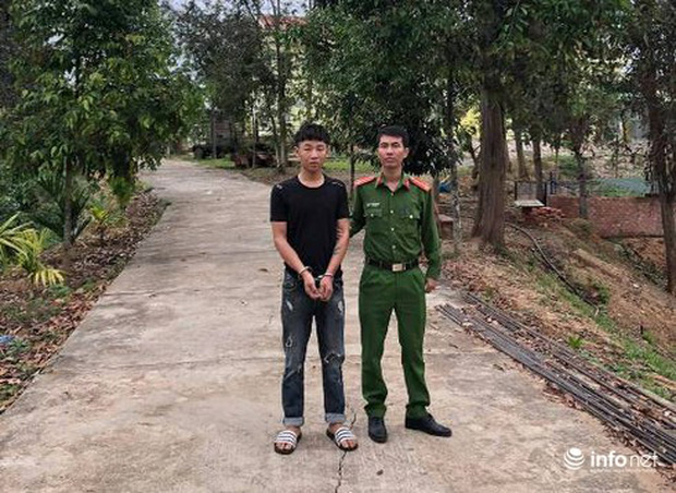 Hai đối tượng truy nã đặc biệt bị bắt khi trốn về quê ăn Tết Hai đối tượng truy nã đặc biệt bị bắt khi trốn về quê ăn Tết