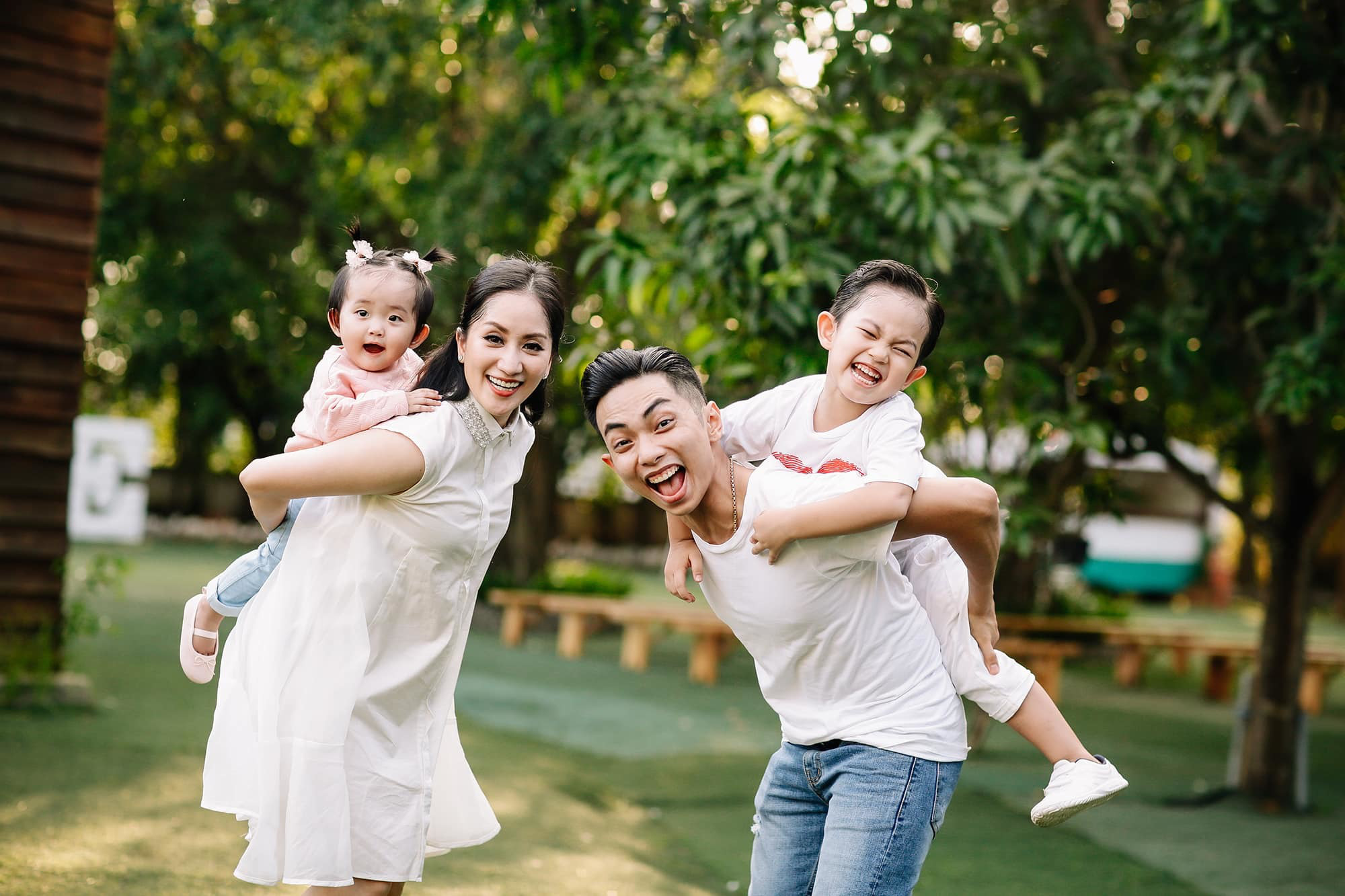 Phan Hiển lần đầu tiết lộ chuyện từng chia tay Khánh Thi, vừa quay lại thì 'dính bầu' và nguyên nhân đến nay vẫn không được làm đám cưới Phan Hiển lần đầu tiết lộ chuyện từng chia tay Khánh Thi, vừa quay lại thì 'dính bầu' và nguyên nhân đến nay vẫn không được làm đám cưới