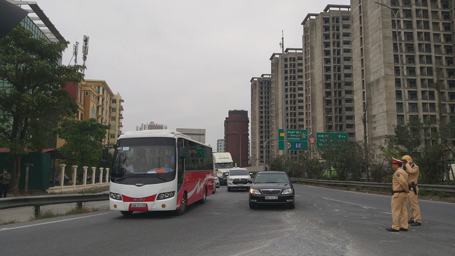 Hình ảnh hiếm gặp: Cửa ngõ thủ đô thông suốt trước ngày làm việc đầu năm mới - 2 Hình ảnh hiếm gặp: Cửa ngõ thủ đô thông suốt trước ngày làm việc đầu năm mới - 2