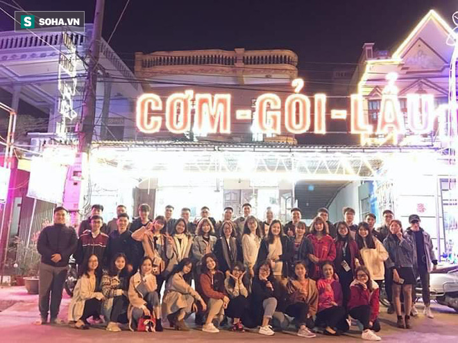 Cô gái khoe ảnh các bạn cấp 3 'bỏ tất cả về họp lớp ngày Tết' khiến dân tình không ngừng ghen tị - 2 Cô gái khoe ảnh các bạn cấp 3 'bỏ tất cả về họp lớp ngày Tết' khiến dân tình không ngừng ghen tị - 2