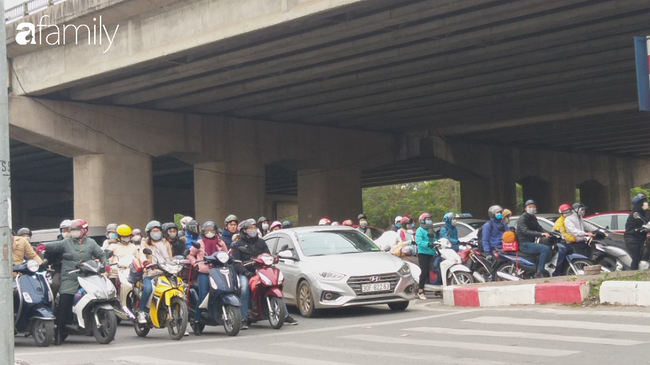 Hình ảnh hiếm gặp: Cửa ngõ thủ đô thông suốt trước ngày làm việc đầu năm mới - 6 Hình ảnh hiếm gặp: Cửa ngõ thủ đô thông suốt trước ngày làm việc đầu năm mới - 6