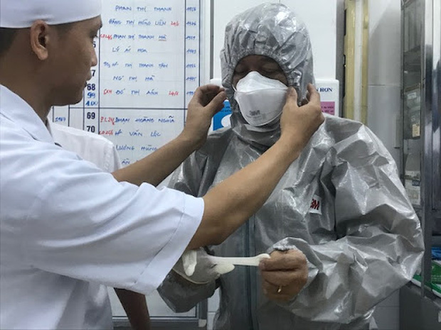 Chuyến bay từ TP HCM đi Hải Phòng có 3 hành khách bị sốt nghi nhiễm virus corona, 1 người không cách ly mà tự ý bỏ về