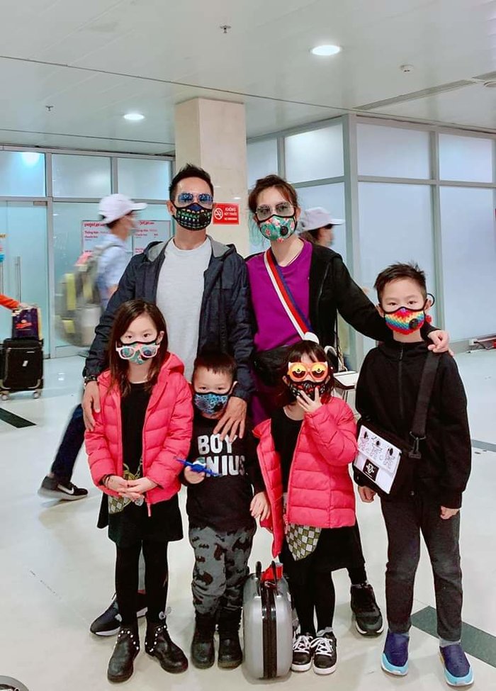 Vợ chồng Đan Trường lo lắng vì con sốt cao 3 ngày, các sao Việt tích cực phòng dịch viêm phổi Corona - 1