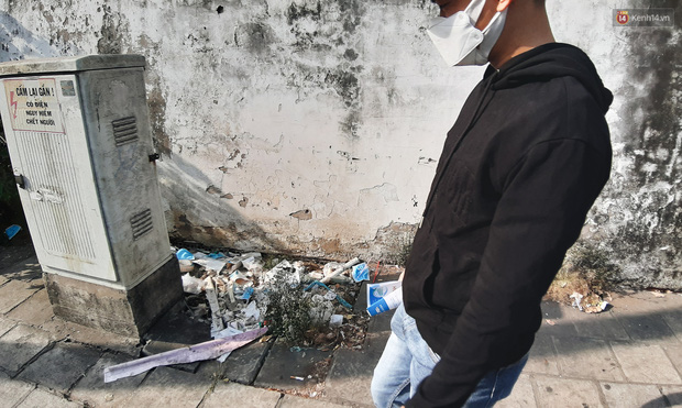 Khi người dân chen nhau mua bằng được khẩu trang để bảo vệ chính mình nhưng lại vứt tràn lan ra ngoài môi trường - 10 Khi người dân chen nhau mua bằng được khẩu trang để bảo vệ chính mình nhưng lại vứt tràn lan ra ngoài môi trường - 10