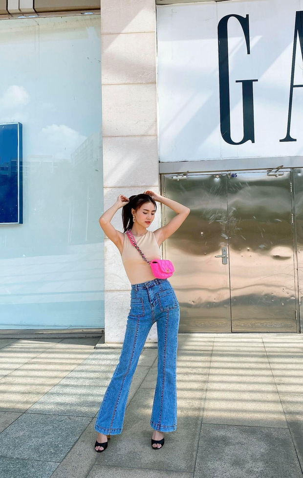 Kiểu quần 'kéo chân' hot hit mùa xuân của loạt sao Việt: Nhìn qua là muốn tậu về diện ngay và luôn - 6 Kiểu quần 'kéo chân' hot hit mùa xuân của loạt sao Việt: Nhìn qua là muốn tậu về diện ngay và luôn - 6