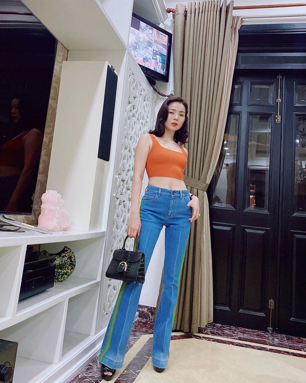 Kiểu quần 'kéo chân' hot hit mùa xuân của loạt sao Việt: Nhìn qua là muốn tậu về diện ngay và luôn - 7 Kiểu quần 'kéo chân' hot hit mùa xuân của loạt sao Việt: Nhìn qua là muốn tậu về diện ngay và luôn - 7