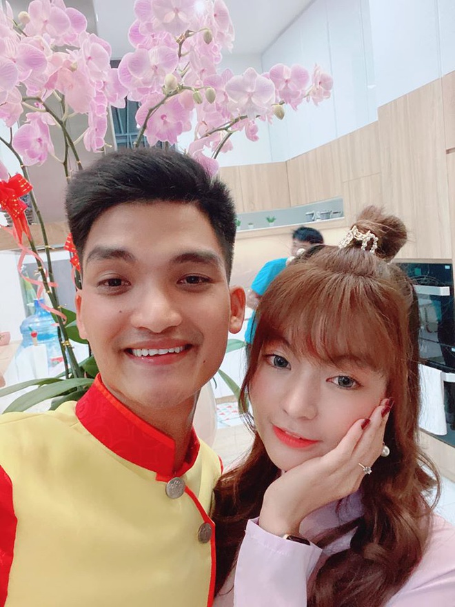 Mạc Văn Khoa và bạn gái làm phù dâu, phù rể ở lễ cưới Duy Mạnh