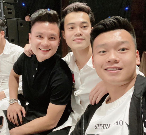 Đám cưới Quỳnh Anh - Duy Mạnh đã xong mà đến giờ khách mời vẫn chưa khoe hết ảnh: Hôn lễ cổ tích nó phải khác! - 8 Đám cưới Quỳnh Anh - Duy Mạnh đã xong mà đến giờ khách mời vẫn chưa khoe hết ảnh: Hôn lễ cổ tích nó phải khác! - 8