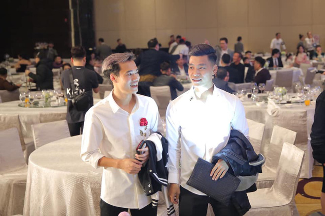 Đám cưới Quỳnh Anh - Duy Mạnh đã xong mà đến giờ khách mời vẫn chưa khoe hết ảnh: Hôn lễ cổ tích nó phải khác! - 6 Đám cưới Quỳnh Anh - Duy Mạnh đã xong mà đến giờ khách mời vẫn chưa khoe hết ảnh: Hôn lễ cổ tích nó phải khác! - 6