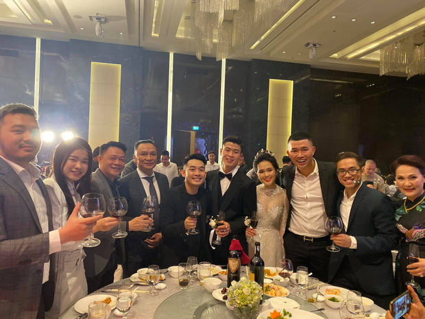 Đám cưới Quỳnh Anh - Duy Mạnh đã xong mà đến giờ khách mời vẫn chưa khoe hết ảnh: Hôn lễ cổ tích nó phải khác! - 11 Đám cưới Quỳnh Anh - Duy Mạnh đã xong mà đến giờ khách mời vẫn chưa khoe hết ảnh: Hôn lễ cổ tích nó phải khác! - 11