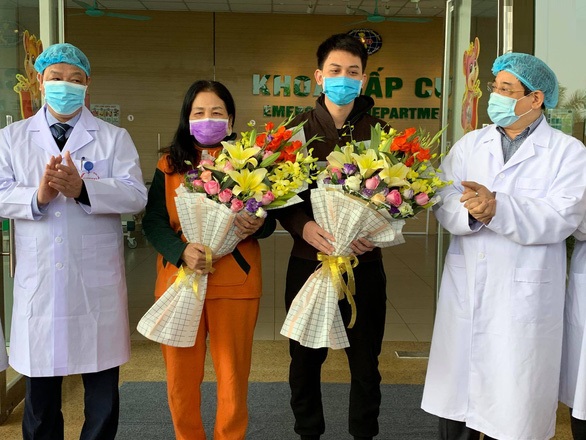 Thêm 2 bệnh nhân Covid-19 được xuất viện Thêm 2 bệnh nhân Covid-19 được xuất viện