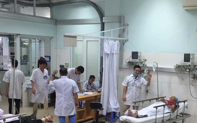 Hai nữ giáo viên bị bỏng nặng sau tiếng nổ lớn trong phòng thí nghiệm Hai nữ giáo viên bị bỏng nặng sau tiếng nổ lớn trong phòng thí nghiệm