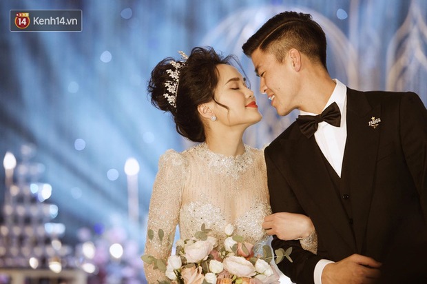 Khoảnh khắc dễ thương: Chú rể Duy Mạnh khoe giọng 'ngọt như mía lùi' trong đám cưới, cô dâu Quỳnh Anh chiếm trọn spotlight với màn múa phụ họa đầy ngại ngùng - 3 Khoảnh khắc dễ thương: Chú rể Duy Mạnh khoe giọng 'ngọt như mía lùi' trong đám cưới, cô dâu Quỳnh Anh chiếm trọn spotlight với màn múa phụ họa đầy ngại ngùng - 3