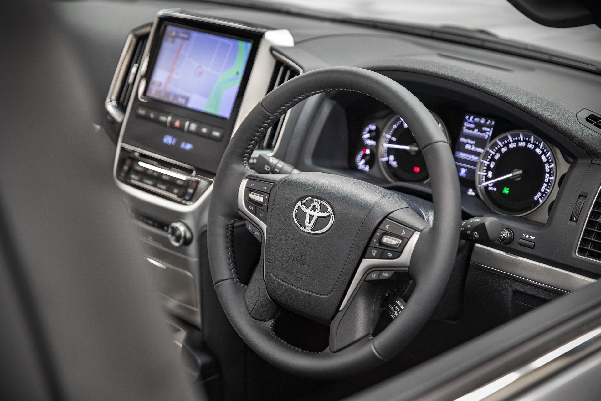 Toyota Land Cruiser Sahara Horizon phiên bản giới hạn ra mắt, giá hơn 2 tỷ đồng - 3 Toyota Land Cruiser Sahara Horizon phiên bản giới hạn ra mắt, giá hơn 2 tỷ đồng - 3