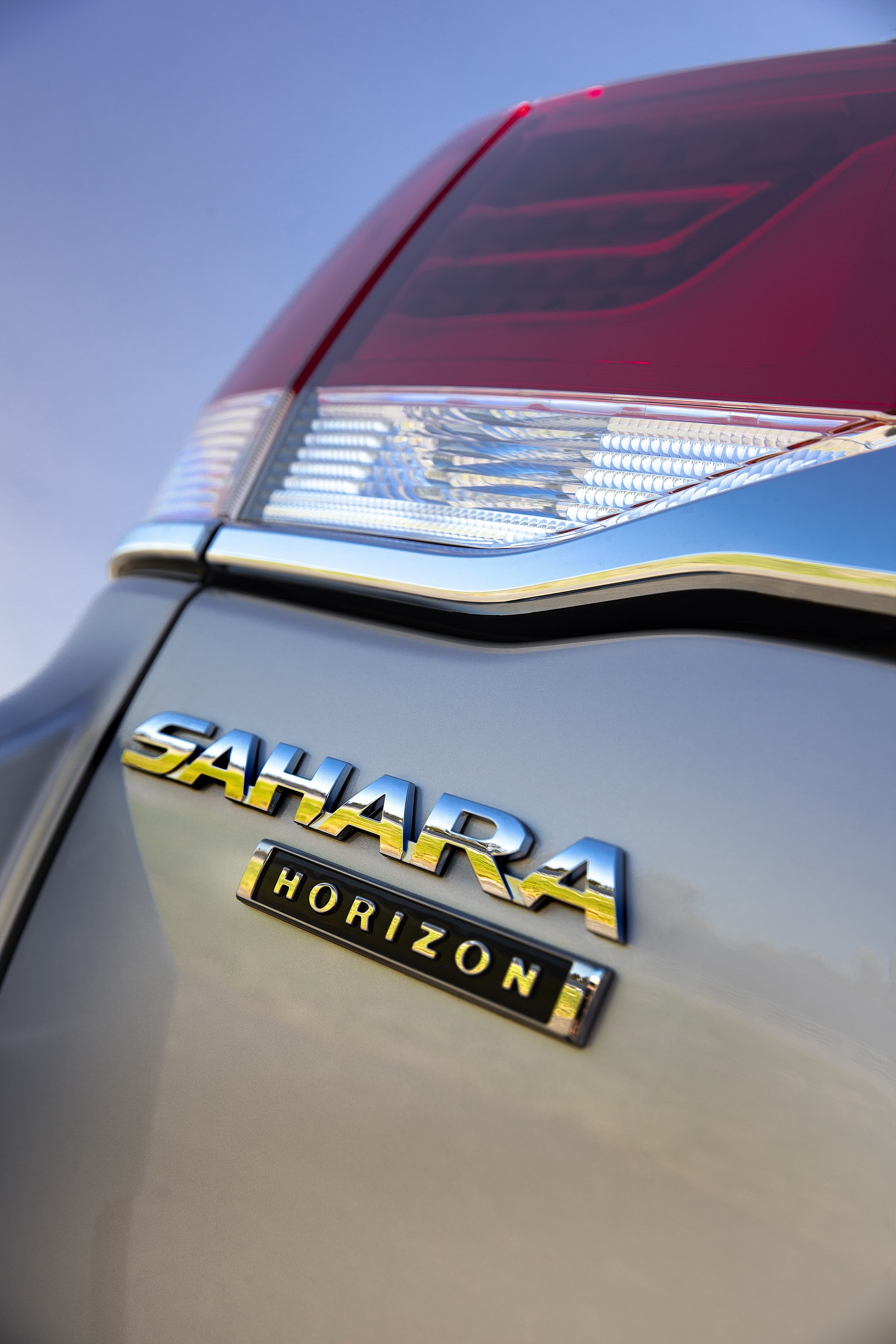 Toyota Land Cruiser Sahara Horizon phiên bản giới hạn ra mắt, giá hơn 2 tỷ đồng - 4 Toyota Land Cruiser Sahara Horizon phiên bản giới hạn ra mắt, giá hơn 2 tỷ đồng - 4