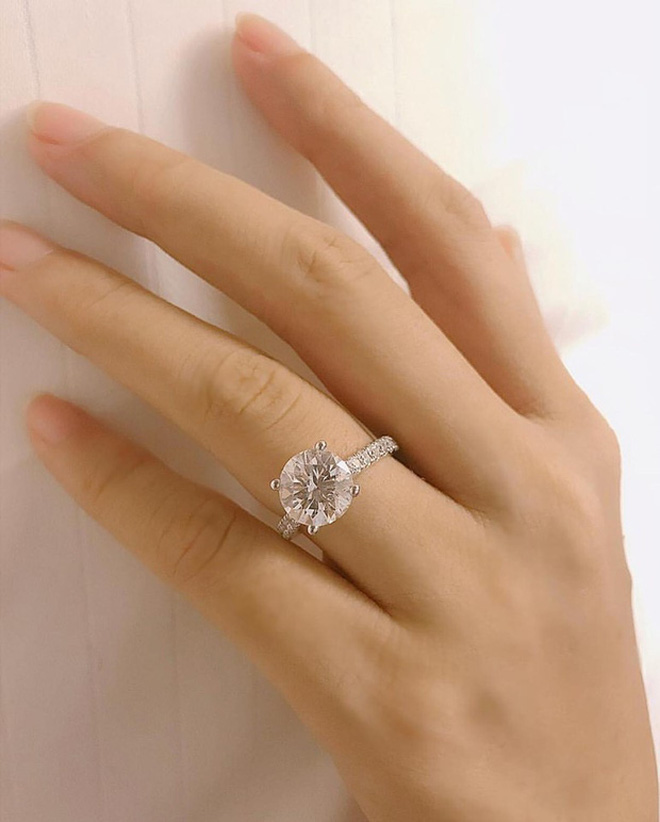 Phạm Hương làm dân tình ghen 'nổ mắt' với món quà khủng dịp Valentine - 3 Phạm Hương làm dân tình ghen 'nổ mắt' với món quà khủng dịp Valentine - 3