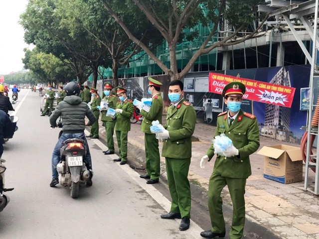 Muốn ra vào xã Sơn Lôi đang được phong tỏa, người dân phải chấp hành những gì? - 11 Muốn ra vào xã Sơn Lôi đang được phong tỏa, người dân phải chấp hành những gì? - 11