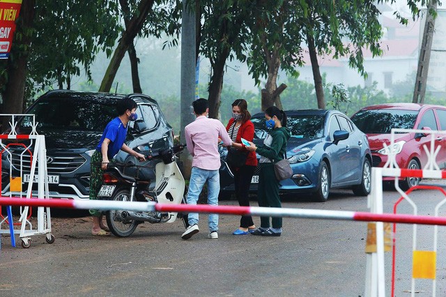 Muốn ra vào xã Sơn Lôi đang được phong tỏa, người dân phải chấp hành những gì? - 5 Muốn ra vào xã Sơn Lôi đang được phong tỏa, người dân phải chấp hành những gì? - 5