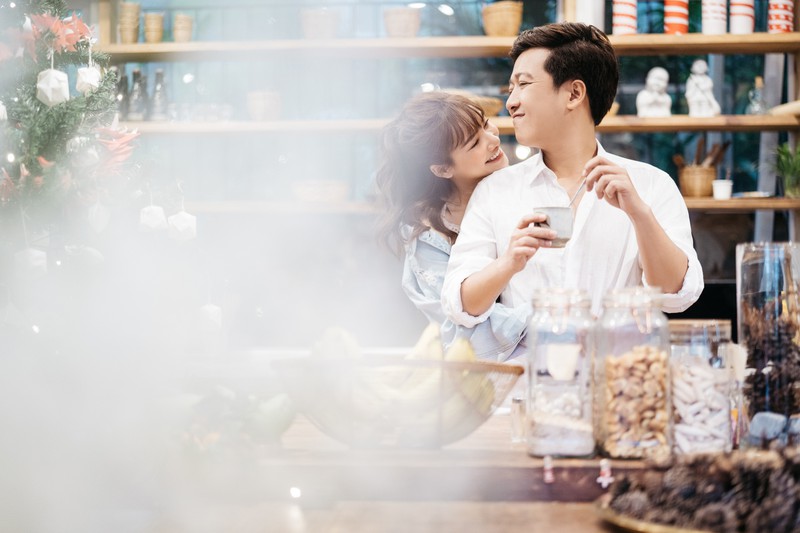 Vợ chồng Trường Giang - Nhã Phương khiến dân tình 'phát sốt' với bộ ảnh Valentine ngọt ngào, từng khoảnh khắc đều như một thước phim ngôn tình - 12 Vợ chồng Trường Giang - Nhã Phương khiến dân tình 'phát sốt' với bộ ảnh Valentine ngọt ngào, từng khoảnh khắc đều như một thước phim ngôn tình - 12