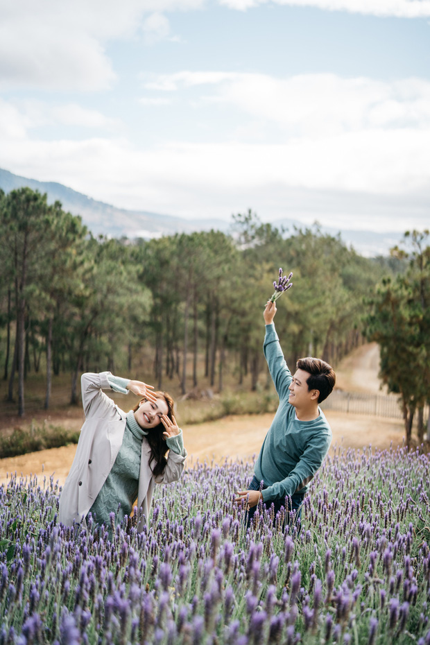 Vợ chồng Trường Giang - Nhã Phương khiến dân tình 'phát sốt' với bộ ảnh Valentine ngọt ngào, từng khoảnh khắc đều như một thước phim ngôn tình Vợ chồng Trường Giang - Nhã Phương khiến dân tình 'phát sốt' với bộ ảnh Valentine ngọt ngào, từng khoảnh khắc đều như một thước phim ngôn tình