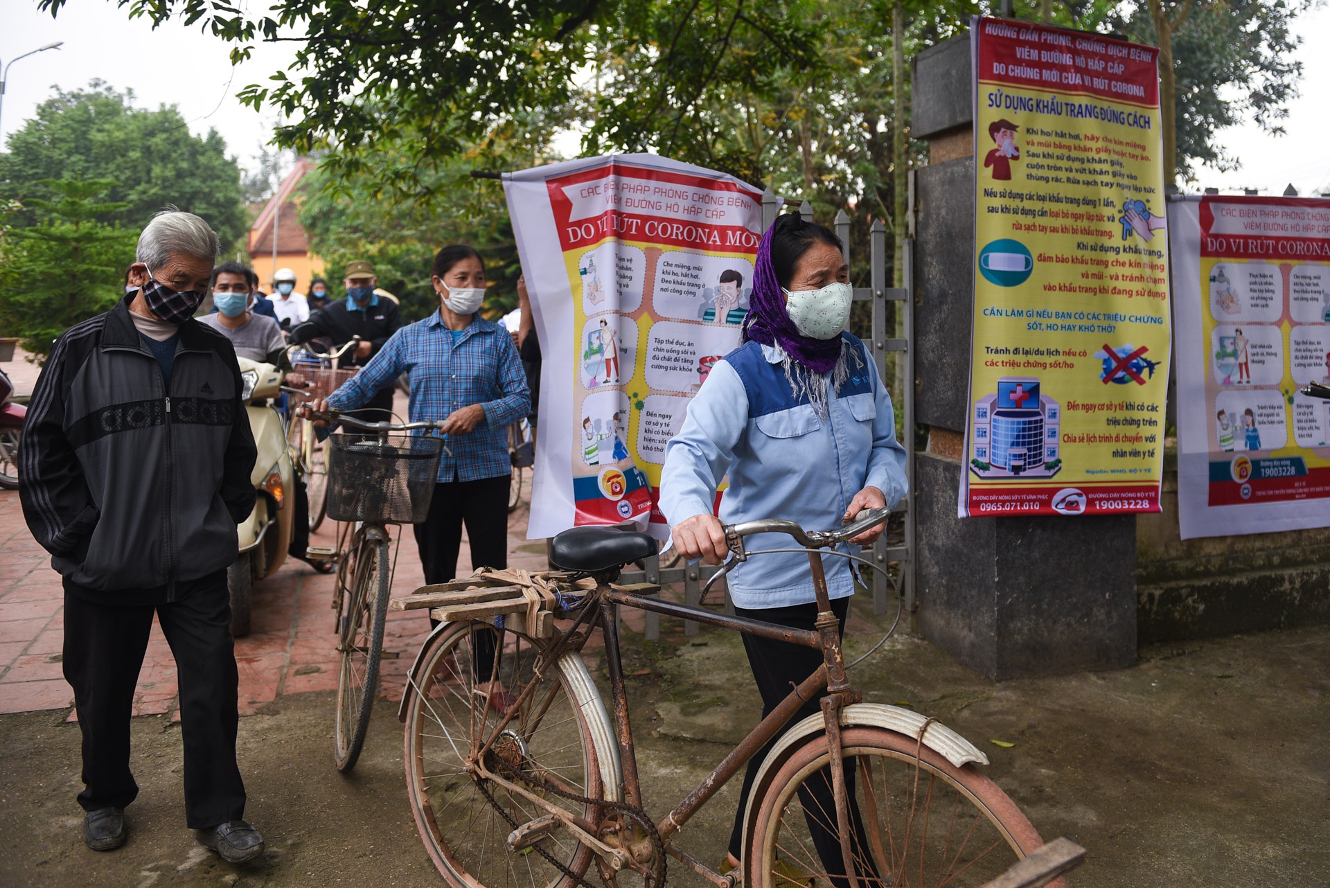 Cảnh 'nội bất xuất, ngoại bất nhập' ở tâm dịch virus corona Cảnh 'nội bất xuất, ngoại bất nhập' ở tâm dịch virus corona