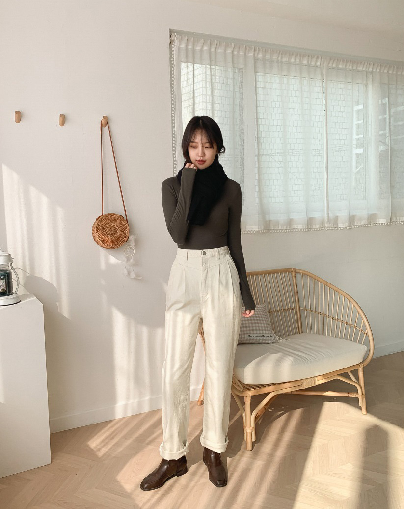 Mê quần jeans ống suông thì bạn nhất định phải sắm 3 mẫu áo sau để mặc là đẹp và chất ngất - 4 Mê quần jeans ống suông thì bạn nhất định phải sắm 3 mẫu áo sau để mặc là đẹp và chất ngất - 4