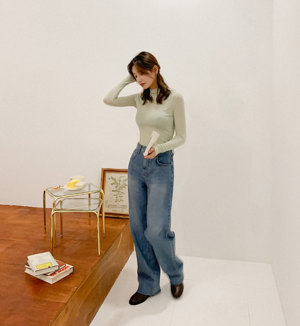 Mê quần jeans ống suông thì bạn nhất định phải sắm 3 mẫu áo sau để mặc là đẹp và chất ngất - 5 Mê quần jeans ống suông thì bạn nhất định phải sắm 3 mẫu áo sau để mặc là đẹp và chất ngất - 5