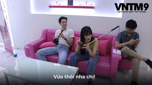 Vietnam's Next Top Model: Trần Nghĩa tuyên bố các thí sinh khác 'dọn đồ về là vừa', 'bản sao của Hoàng Thủy' bị tố gian lận - 4 Vietnam's Next Top Model: Trần Nghĩa tuyên bố các thí sinh khác 'dọn đồ về là vừa', 'bản sao của Hoàng Thủy' bị tố gian lận - 4