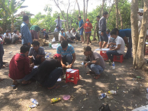 Công an Tiền Giang lại phá trường gà quy mô lớn, tóm 36 đối tượng Công an Tiền Giang lại phá trường gà quy mô lớn, tóm 36 đối tượng