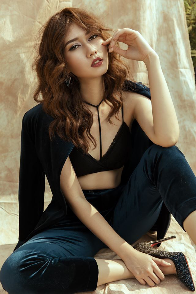 Vẻ gợi cảm của hai nữ diễn viên trong phim 'Cô gái nhà người ta' - 6 Vẻ gợi cảm của hai nữ diễn viên trong phim 'Cô gái nhà người ta' - 6