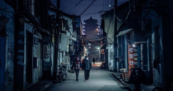 Phim tài liệu ngắn 'Đêm trường Vũ Hán' gây sốt Phim tài liệu ngắn 'Đêm trường Vũ Hán' gây sốt