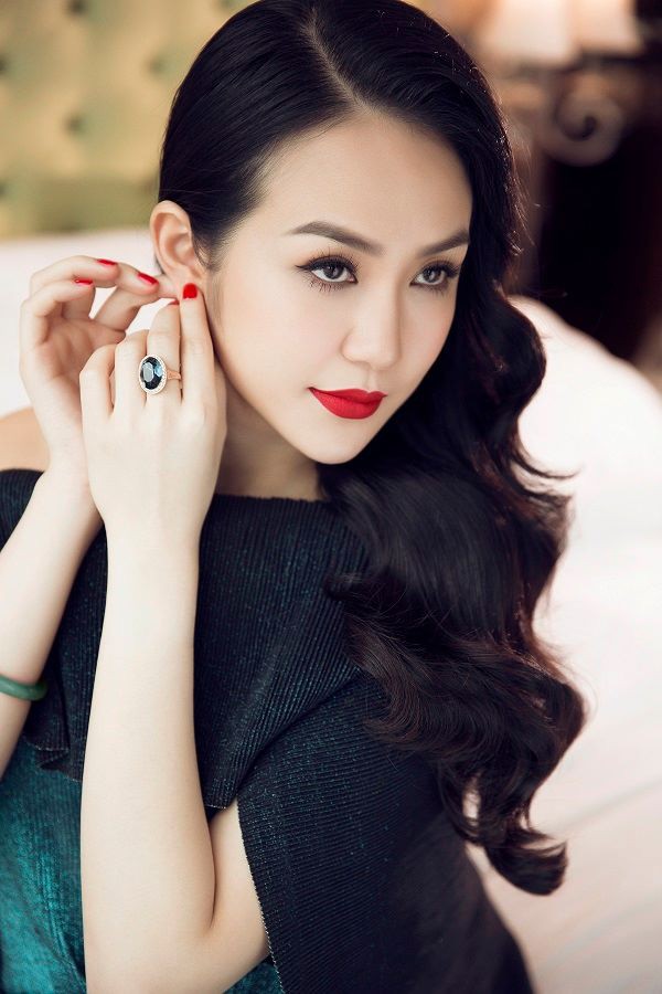 Hương Baby- từ hotgirl nhà giàu đến người vợ giỏi giang khiến Tuấn Hưng nể phục - 2 Hương Baby- từ hotgirl nhà giàu đến người vợ giỏi giang khiến Tuấn Hưng nể phục - 2
