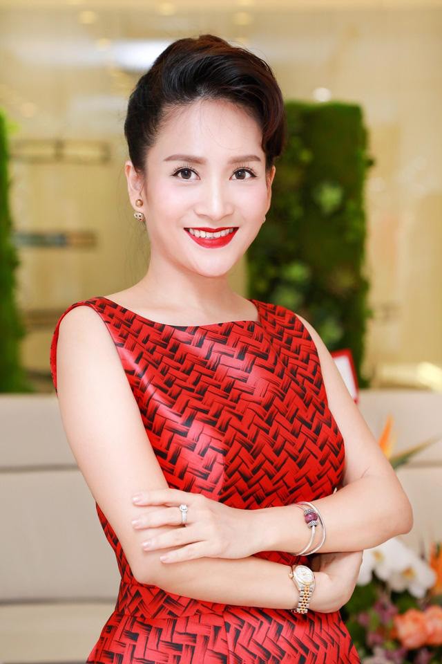 Vợ diễn viên Bình Minh: Nhiều lần giúp chồng vượt qua scandal ngoại tình khiến ai cũng nể phục - 5 Vợ diễn viên Bình Minh: Nhiều lần giúp chồng vượt qua scandal ngoại tình khiến ai cũng nể phục - 5