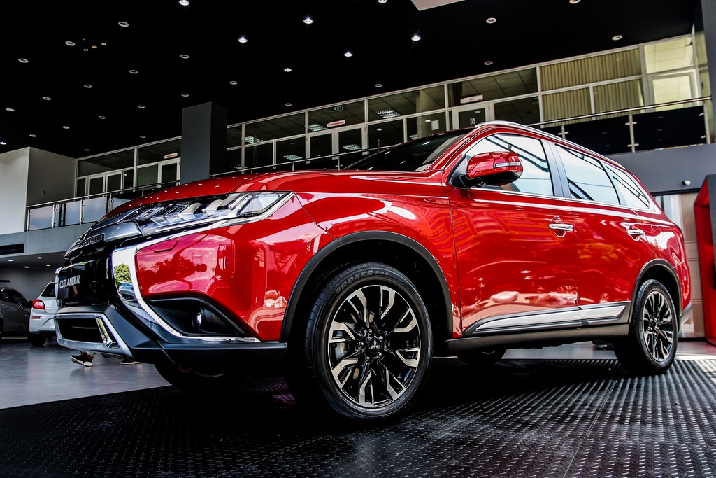 Cận cảnh Mitsubishi Outlander 2020 vừa ra mắt tại Việt Nam với nhiều tính năng nổi bật - 3 Cận cảnh Mitsubishi Outlander 2020 vừa ra mắt tại Việt Nam với nhiều tính năng nổi bật - 3