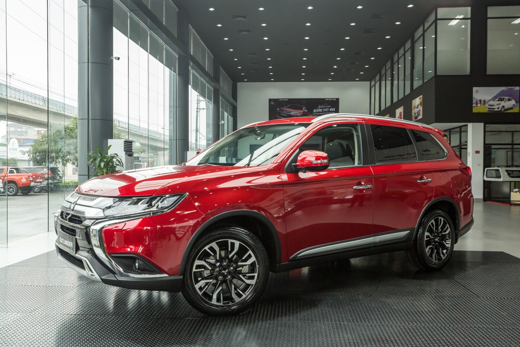 Cận cảnh Mitsubishi Outlander 2020 vừa ra mắt tại Việt Nam với nhiều tính năng nổi bật Cận cảnh Mitsubishi Outlander 2020 vừa ra mắt tại Việt Nam với nhiều tính năng nổi bật