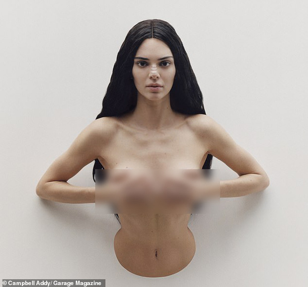 Sau bộ hình nude 100%, Kendall Jenner lại tung ảnh cởi trần với phong cách gây sốc Sau bộ hình nude 100%, Kendall Jenner lại tung ảnh cởi trần với phong cách gây sốc