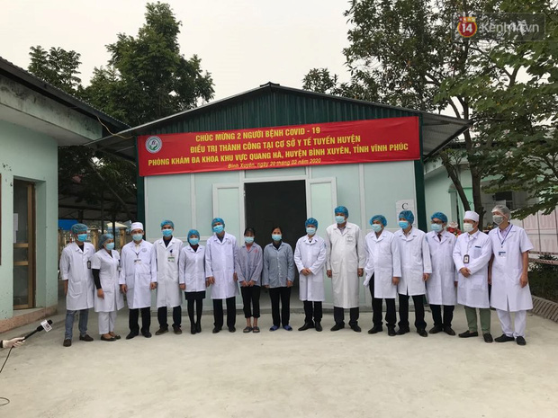 Mẹ và em gái nữ công nhân trở về từ Vũ Hán được xuất viện sau 15 ngày điều trị COVID-19: 'Thấy bảo mọi người nói con ghê quá, tôi chỉ biết động viên gia đình cố gắng vượt lên' Mẹ và em gái nữ công nhân trở về từ Vũ Hán được xuất viện sau 15 ngày điều trị COVID-19: 'Thấy bảo mọi người nói con ghê quá, tôi chỉ biết động viên gia đình cố gắng vượt lên'