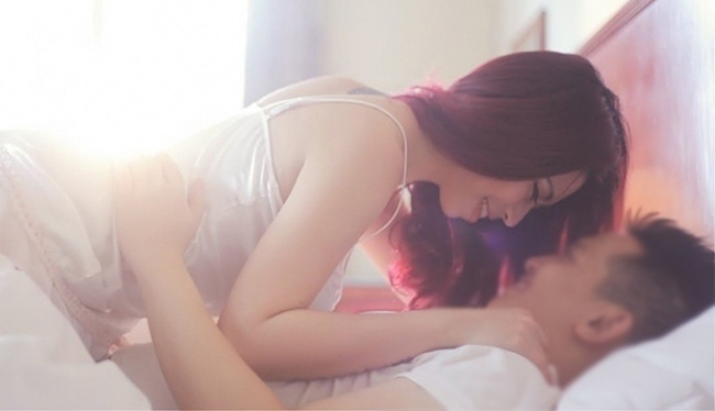 'Lột xác chuyện ấy', có 4 điều mà những cô nàng nóng bỏng như ngọn lửa trên giường dám làm, còn bạn có dám không? 'Lột xác chuyện ấy', có 4 điều mà những cô nàng nóng bỏng như ngọn lửa trên giường dám làm, còn bạn có dám không?