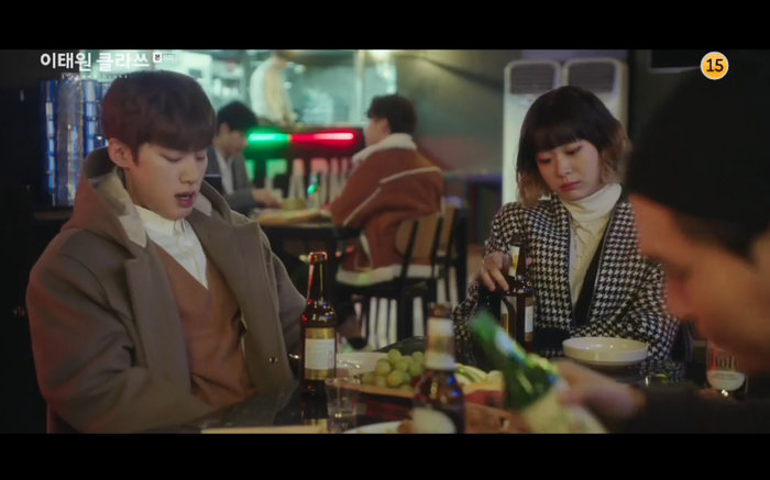 'Tầng lớp Itaewon' tập 8: Kim Da Mi phản bội Park Seo Joon sau khi bị đuổi việc? - 18 'Tầng lớp Itaewon' tập 8: Kim Da Mi phản bội Park Seo Joon sau khi bị đuổi việc? - 18