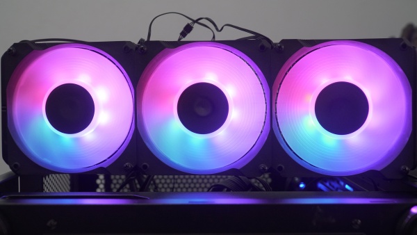 Tìm hiểu về Aorus Liquid Cooler 360, AIO kèm màn hình hiển thị đến từ gia đình Gigabyte - 2 Tìm hiểu về Aorus Liquid Cooler 360, AIO kèm màn hình hiển thị đến từ gia đình Gigabyte - 2