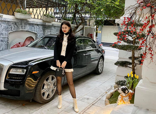 Hé lộ khung cảnh căn biệt thự lộng lẫy không khác gì cung điện của Á hậu Thanh Tú và ông xã đại gia Hé lộ khung cảnh căn biệt thự lộng lẫy không khác gì cung điện của Á hậu Thanh Tú và ông xã đại gia