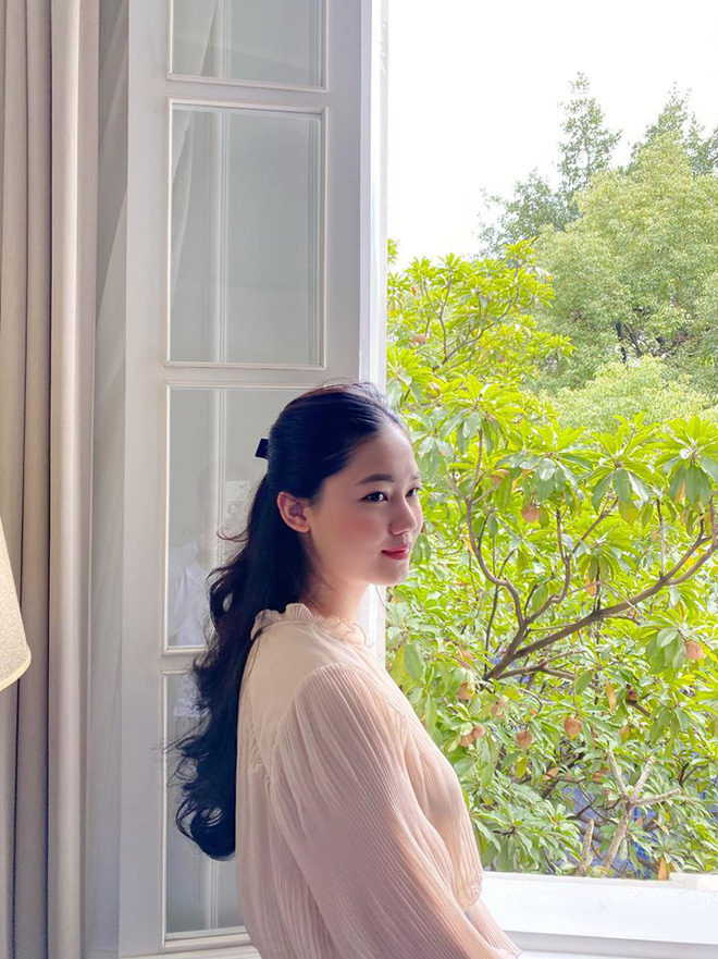 Hé lộ khung cảnh căn biệt thự lộng lẫy không khác gì cung điện của Á hậu Thanh Tú và ông xã đại gia - 8 Hé lộ khung cảnh căn biệt thự lộng lẫy không khác gì cung điện của Á hậu Thanh Tú và ông xã đại gia - 8