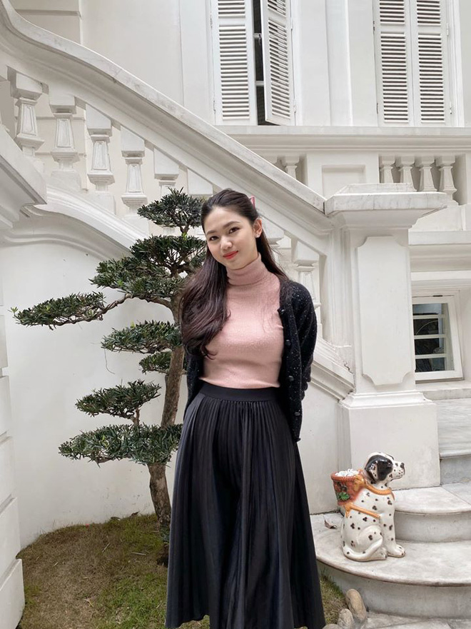 Hé lộ khung cảnh căn biệt thự lộng lẫy không khác gì cung điện của Á hậu Thanh Tú và ông xã đại gia - 1 Hé lộ khung cảnh căn biệt thự lộng lẫy không khác gì cung điện của Á hậu Thanh Tú và ông xã đại gia - 1